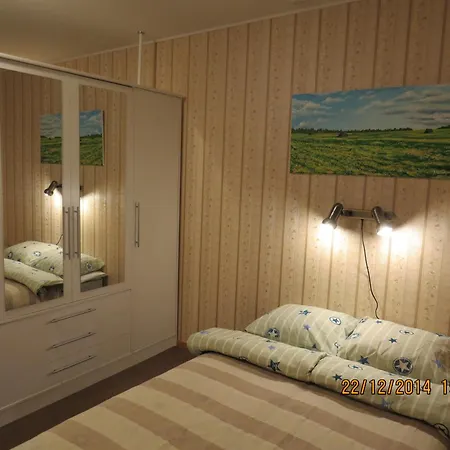 Half A House W/your Own Door, 60m2 Apartamento *