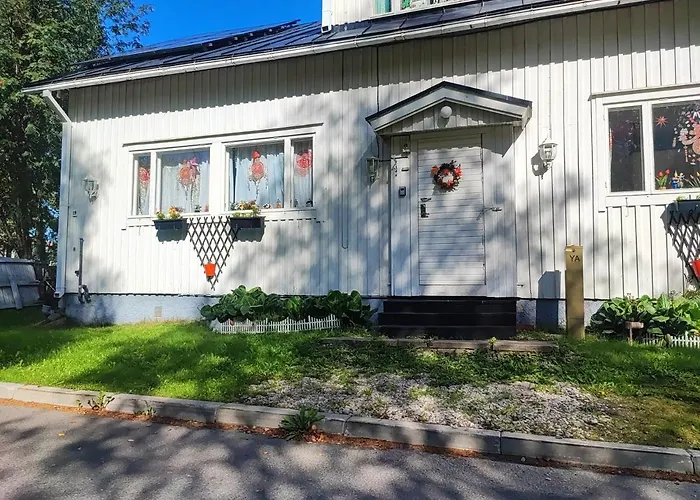 Half A House W/your Own Door, 60m2 Διαμέρισμα *