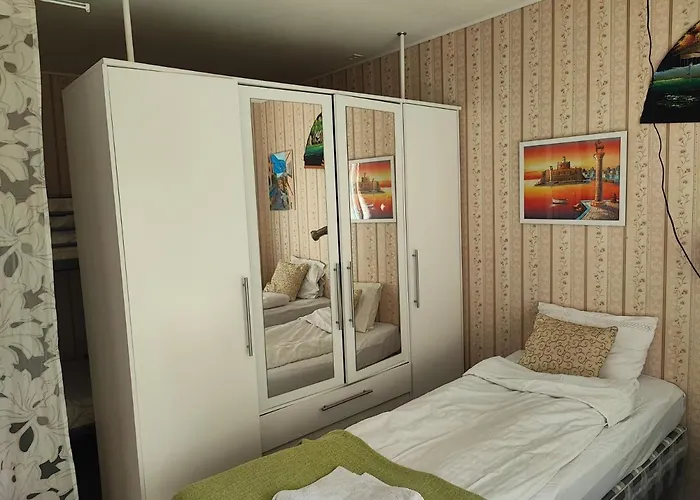 Half A House W/your Own Door, 60m2