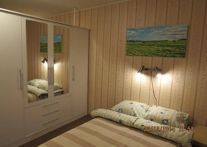 Half A House W/your Own Door, 60m2 Διαμέρισμα *