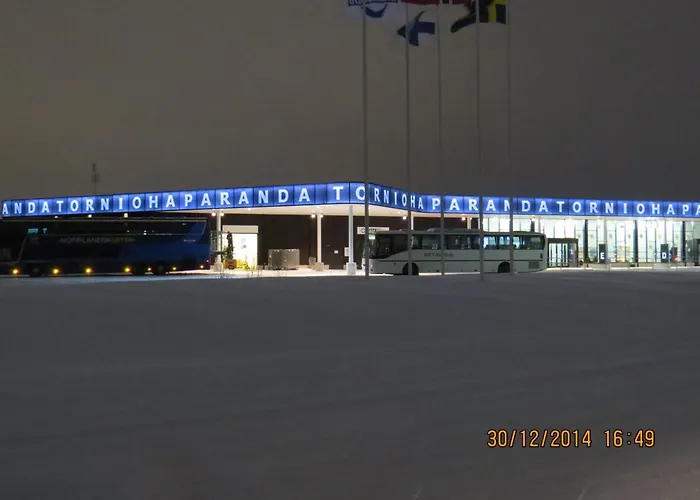 Half A House W/your Own Door, 60m2 *